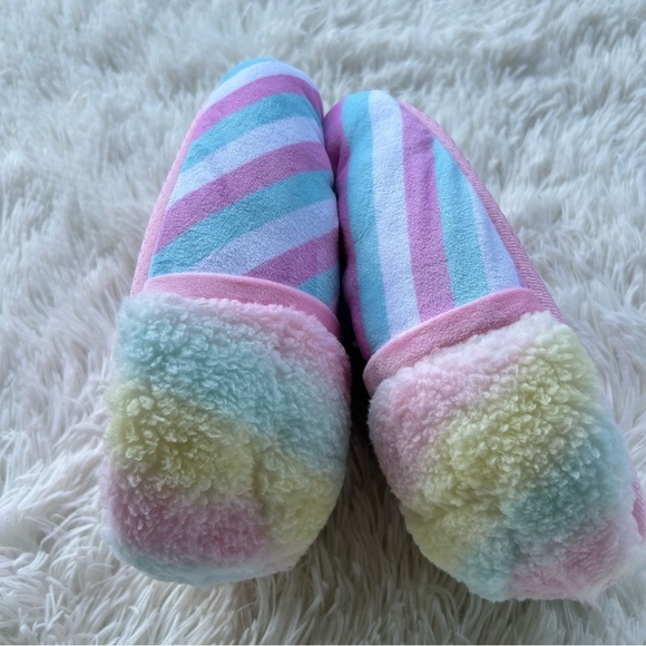 Squishmallow Bevin the snow cone slippers size 2/3 NWT - Picture 5 of 7